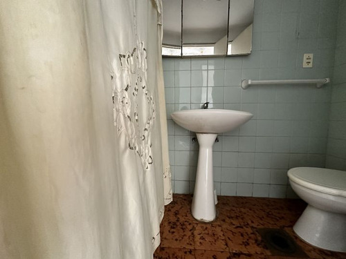 Venta De Apartamento 2 Dormitorios En Pocitos