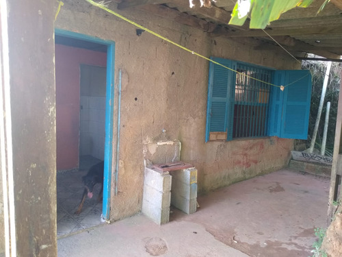 Vendo, Casa Com 3 Cômodo
