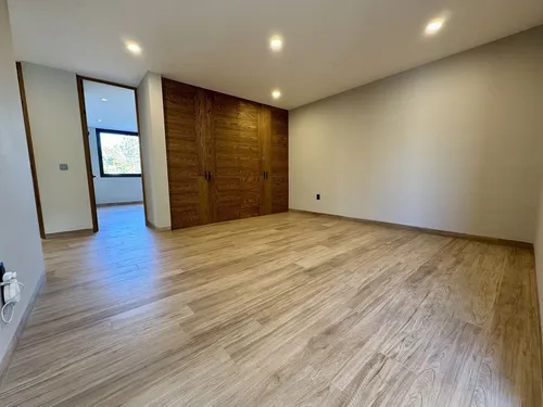 Residencia De Lujo Con Alberca, Área Verde Posterior- Altozano