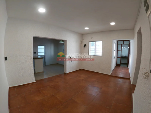 Casa En Canelones, 2 Dormitorios, Fondo, Parrillero.