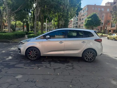 Kia Carens 2.0 Suv MT