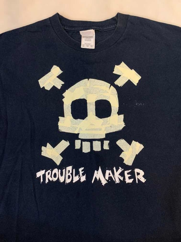 Playera Con Logotipo (Usado)