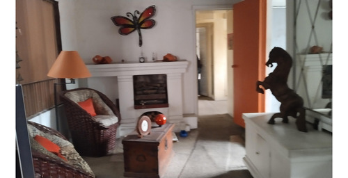 Casa Con Uso De Suelo Mixto Ideal Para Edificio, Negocio U Oficinas Corporativas!