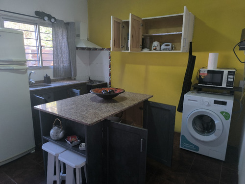 Casa Piscina Climatizada Abierta Fuera De Servicio