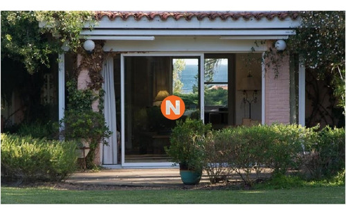 Casa En Venta, Mansa, Punta Del Este, 4 Dormitorios.- Ref: 209481