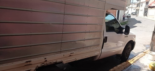 Imagen 3 de 10 de Ford F-350 Triton 4x2 Cava