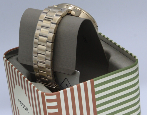 Fossil Rhett Reloj Para Hombre Correa Dorado Oscuro Bisel Dorado Oscuro Fondo Blanco
