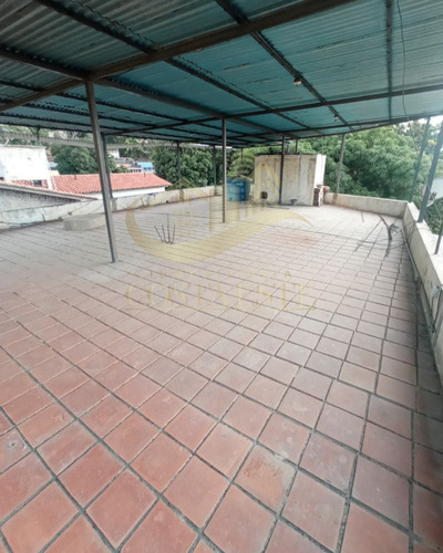 Venta Amplia Quinta De Dos Niveles Ubicada En Palmar Oeste Ref 2345