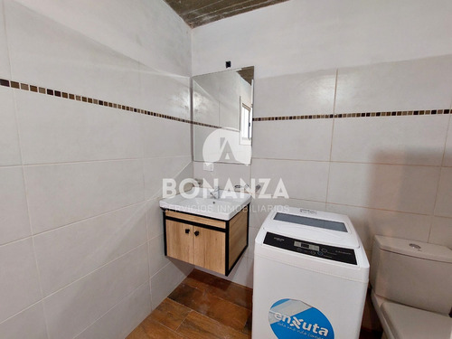 Cabaña En Venta, Piriápolis. Padrón Único. Posibilidad De Financiación