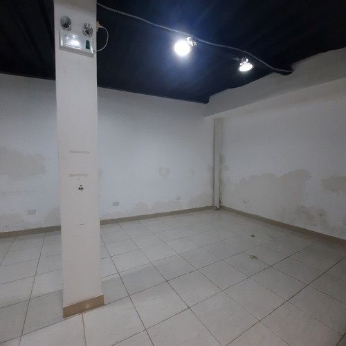 Locales Para Consultorios Y/o Laboratorios En Alquiler, En Urb La Michelena Muy Cercanos A Clinicas Importantes De La Zona. Nereida Rosales