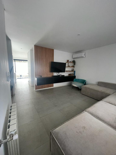 Dúplex En Venta - 3 Dormitorios 3 Baños - 162,83mts2 - Villa Udaondo, Ituzaingó