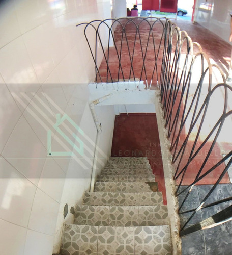Local Comercial Y Apartamento En Zona Centrica