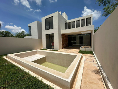 Casa En Venta Merida, Temozon Norte En Privada, Modelo Betha, A 9 Meses.
