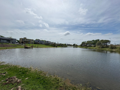 Lote A La Laguna B°parque Nautico El Cazal,escobar