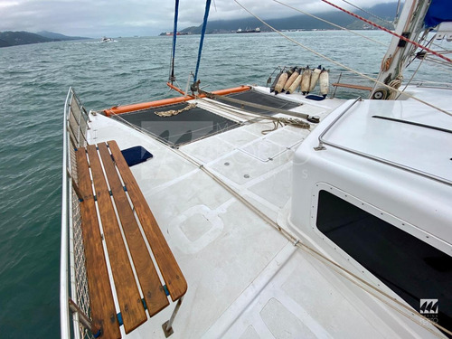 Imagem 3 de 10 de Catamarã Praia 47'