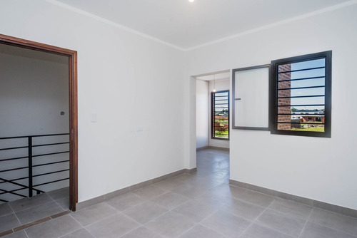 Imagen 25 de 30 de Duplex Venta Via Aurelia 3 Dorm Zona Aeropuerto