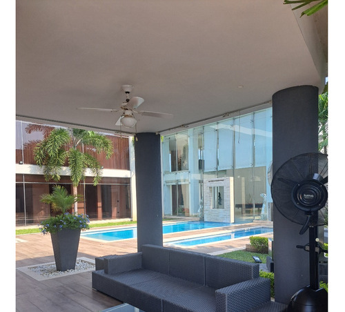 Venta Hermosa Villa, Conjunto Residencial Las Villas, Solarium, Muelle, Planta Electrica, Negociable