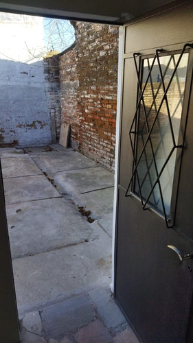 Alquilo Apartamento De 1 Dormitorio, Con Patio!! Recién Reciclado.