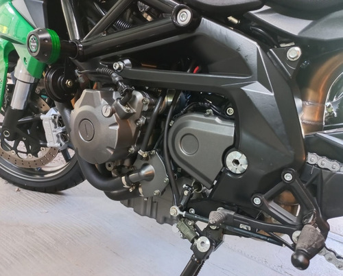 Imagen 8 de 11 de Motocicleta Benelli Tnt600 2017 - Juan Manuel Autos