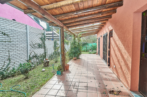 Casa 2 Dormitorios Con Jardín Delviso - Pilar - 