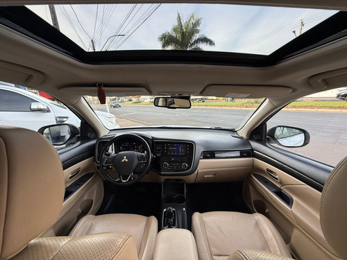 Mitsubishi Outlander 2.2 MIVEC DI-D DIESEL HPE-S AWD AUTOMÁTICO