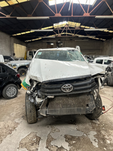 Toyota Hilux 2.4 Tdi Cabina Simple Chocado No Volcado Funcio