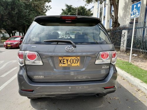 Toyota Fortuner Urbana 2700cc 4x2 At Aa Ab Abs