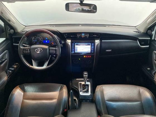Imagem 9 de 15 de Toyota Hilux Sw4 2.7 Sr 7 Lugares 4x2 16v Flex 4p