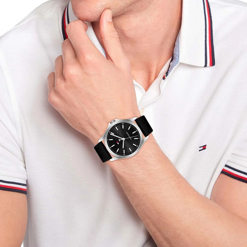Reloj Tommy Hilfiger Hombre Cuero 1710668 Fondo Negro Negro Plateado Negro