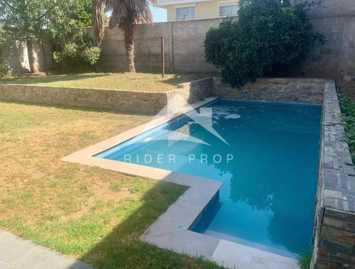 Condominio Camino Del Canelo - Alto Macul / Como Nueva