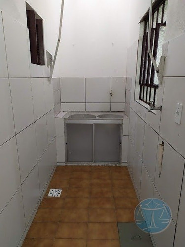 Imagem 4 de 9 de Casa Com Dois Quartos E Garagem - L-11359