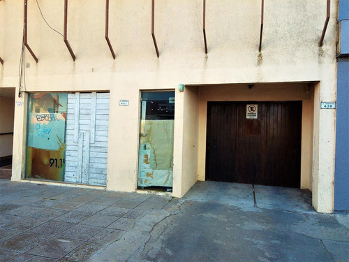 Imagen 15 de 16 de Cochera Bajo Edificio Sobre Calle Irigoyen