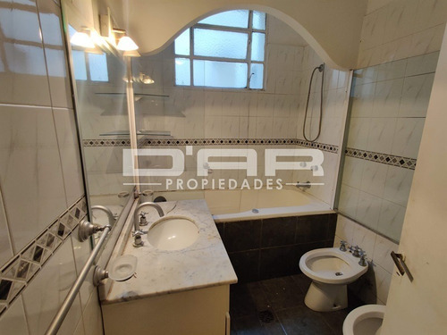 Hermoso Ph De 3 Ambientes Al Frente Con 2 Patios, Parrilla Y Garage!- Pasaje Caballito 1400