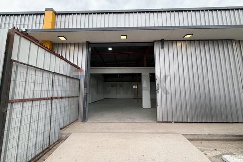 Bodega En Arriendo En Colina - 150 M2 + Oficina