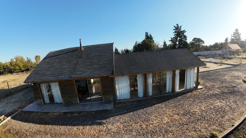 Parcela Casa Hermosa Con Piscina Y Jardines Preciosos