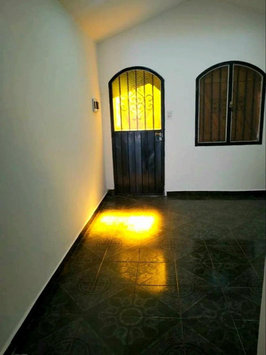 Imagen 16 de 28 de 2 Casas Independientes En Un Terreno Con Piscina, La Falda