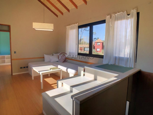 Moderna Y Amplia Casa En Barrio Privado-ref:1323