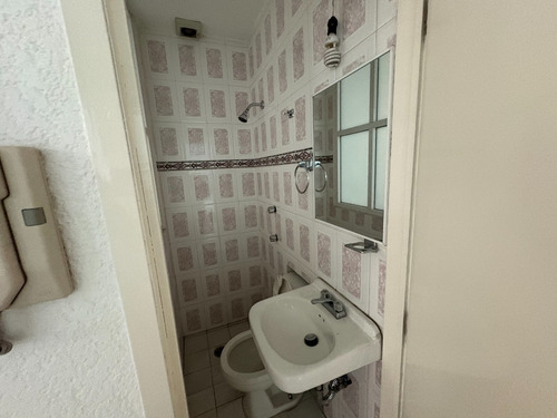 Loft Amplio Y Remodelado Sobre Circuito Interior, Ideal Para Vivir Cómodo