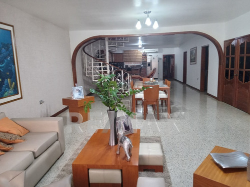 Imagen 4 de 6 de Casa Quinta De 2 Plantas Urb. Villa Ayacucho Ii Av. Cancamure