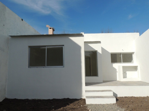 Imagen 6 de 6 de Venta Casa 2 Dormitorios En Pueblo Nuevo Con Amplio Terreno