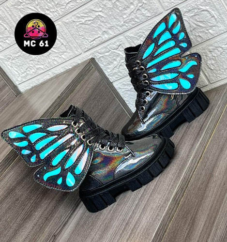 Nuevas Botas De Mariposas Para Las Princesas De La Casa 