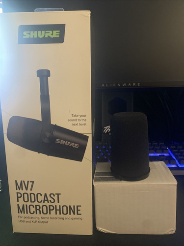 Imagen 1 de 1 de Shure Mv7 Dynamic Xlr Usb Podcasting Microphone