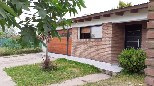 Casa Venta Un Dormitorio Jardin Piscina Barrio Ts3 Roldan