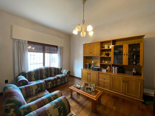 Venta Casa Sayago, 3 Dorm Piscina Con Renta Alta