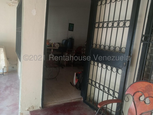 Imagen 29 de 30 de Casas En Venta Cabudare El Amanecer, Arnaldo J. López Tlf. 04245257450 Codigo 22-8414 Lara, Venezuela