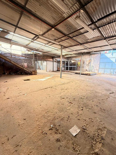 Espacioso Local Industrial Con Galpones (130416)