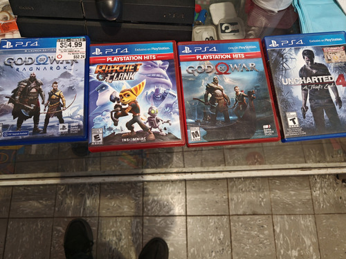 Playstation 4 Cuh-11 500gb + 4 Juegos Dos Controles Negro (Usado)