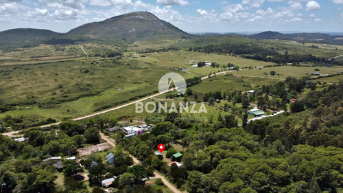 Imagen 7 de 8 de Terreno En Venta Con Mejoras En Piriápolis, Playa Hermosa. Pozo De Agua Semisurgente De Alto Rendimiento.