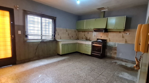 Imagen 4 de 14 de Vendo Ph Interno Independiente 3 Amb. Muy Amplio