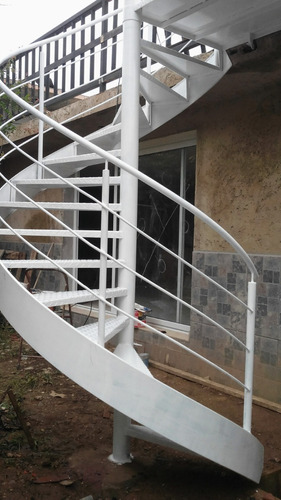 Escalera De Caracol, Acabados De Primera Instalada Y Pintada